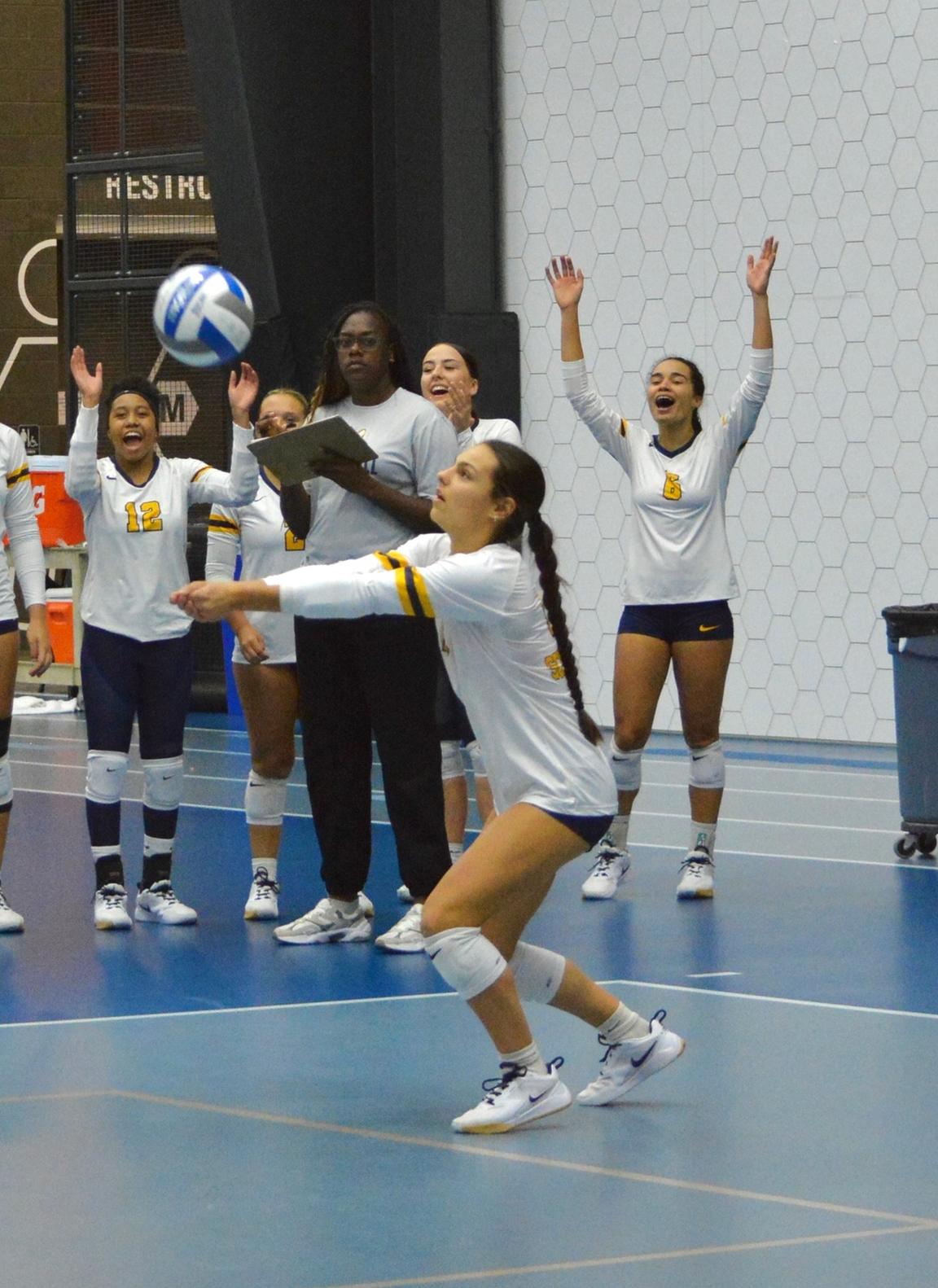 Ocelots Cruise And Down The Jets To Move To 6-2